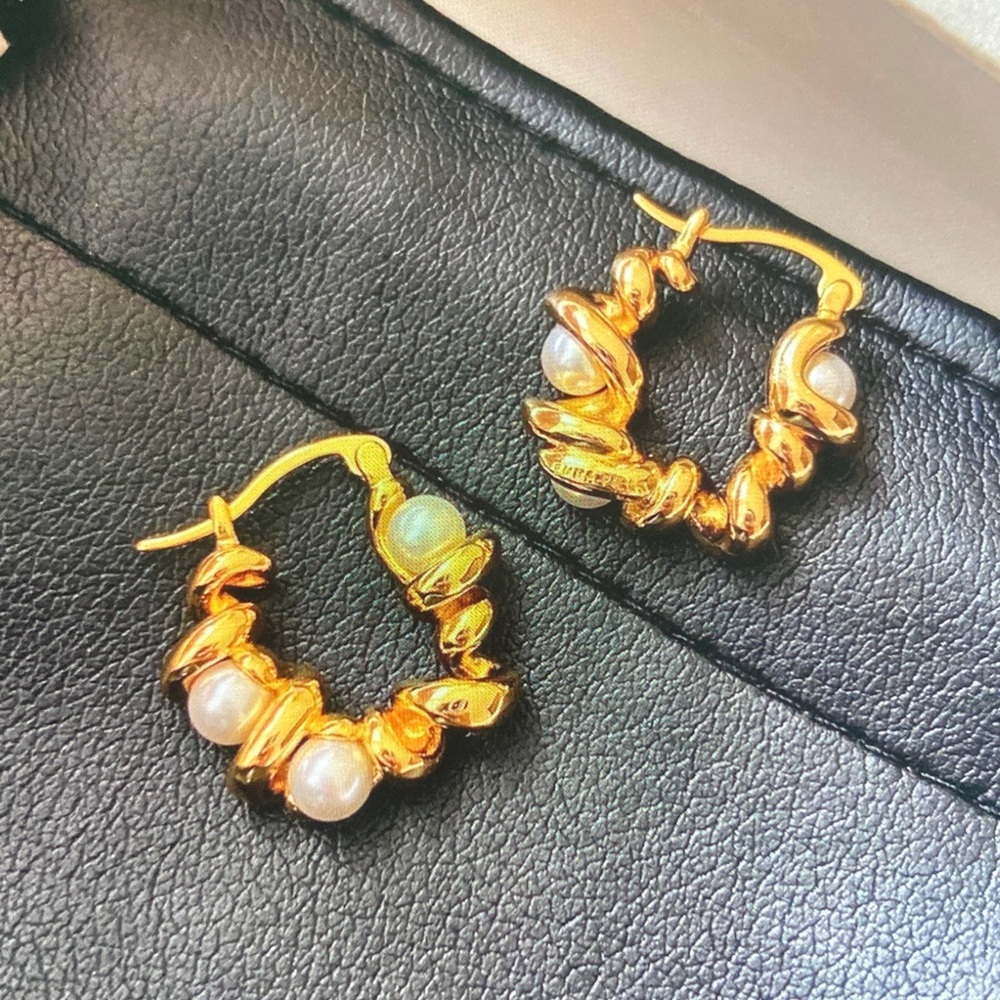 Luxurious Gold and Pearl Hoop Earrings
